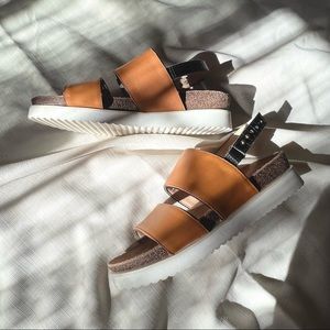 ♡ TAN PLATFORM SANDALS ♡